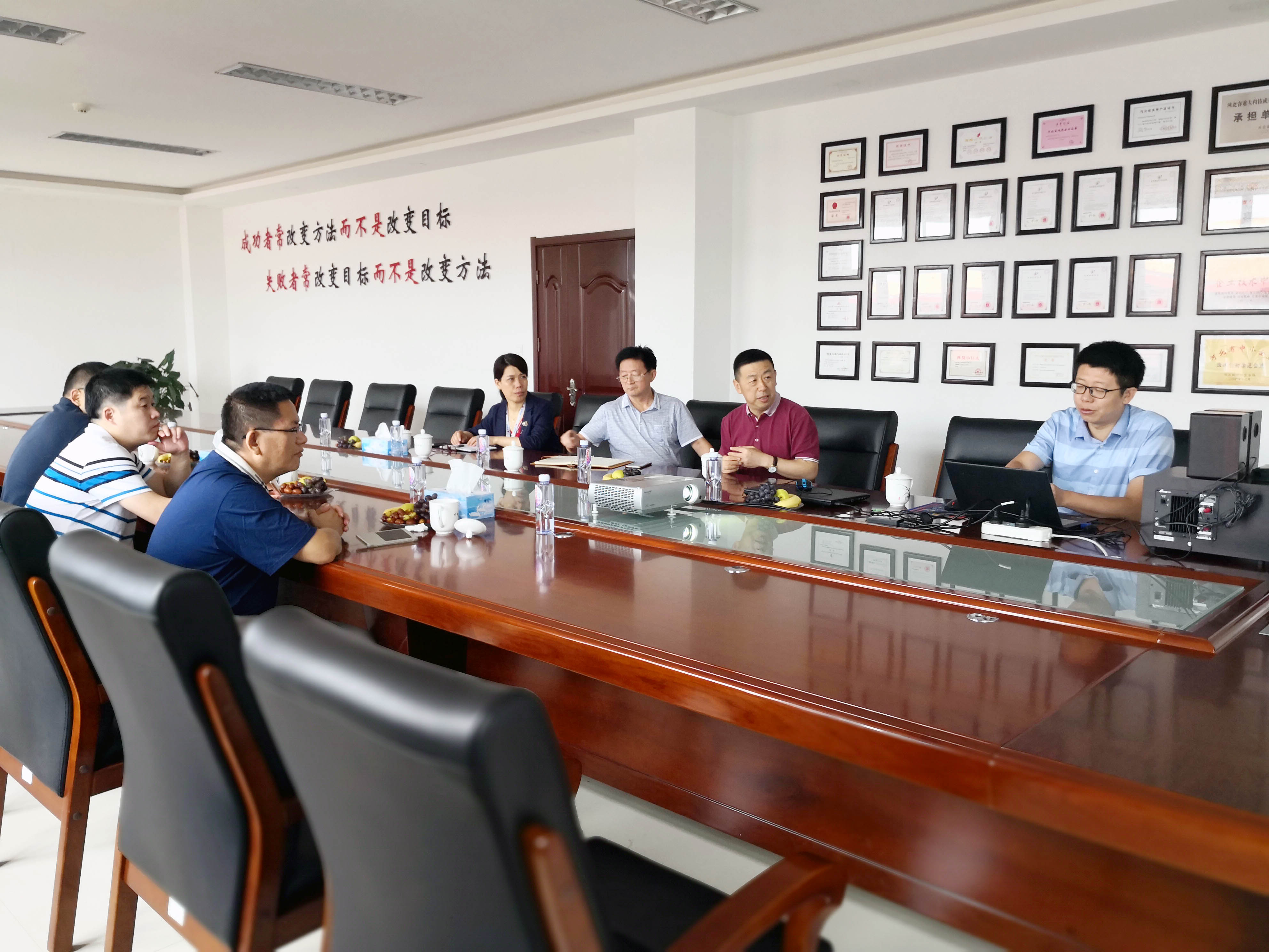 欽州港經(jīng)濟開發(fā)區(qū)管理委員會領導來司調研